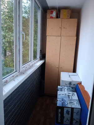 Продам двухкомнатную (2-комн.) квартиру, 35-й мкр, 11, Октябрьский г