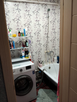 Продам двухкомнатную (2-комн.) квартиру, 35-й мкр, 11, Октябрьский г