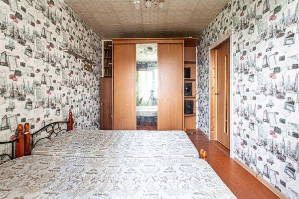 Продам двухкомнатную (2-комн.) квартиру, Ленинский пр-кт, 93к2 литера А, Санкт-Петербург г