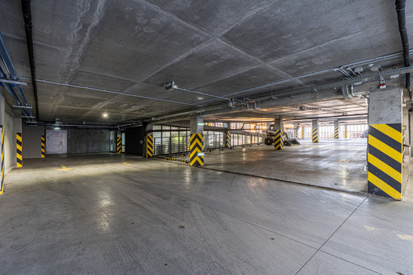 Продам машиноместо 13 м2, Галеева ул, 18, Казань г