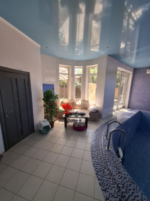 Продам дом, Гражданская ул, 197, Гуково г, 0 км от города