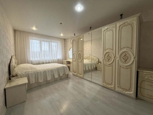 Продам трехкомнатную (3-комн.) квартиру, Чернышевского ул, 1, Пермь г