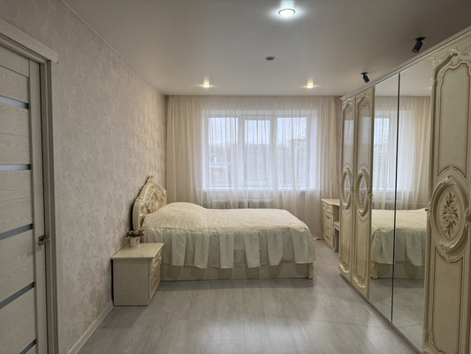 Продам трехкомнатную (3-комн.) квартиру, Чернышевского ул, 1, Пермь г