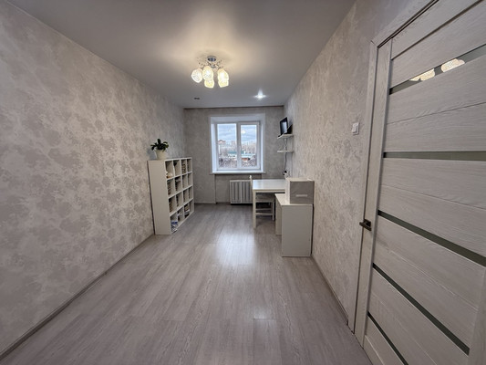 Продам трехкомнатную (3-комн.) квартиру, Чернышевского ул, 1, Пермь г