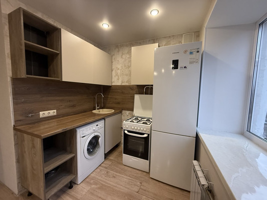 Продам трехкомнатную (3-комн.) квартиру, Чернышевского ул, 1, Пермь г