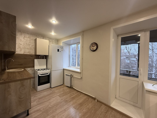 Продам трехкомнатную (3-комн.) квартиру, Чернышевского ул, 1, Пермь г