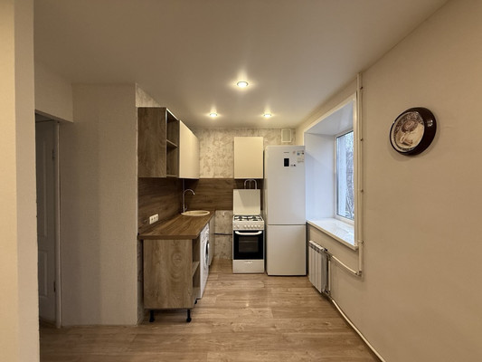 Продам трехкомнатную (3-комн.) квартиру, Чернышевского ул, 1, Пермь г