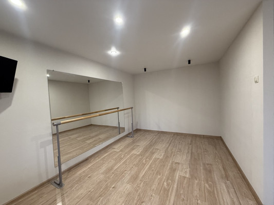 Продам трехкомнатную (3-комн.) квартиру, Чернышевского ул, 1, Пермь г