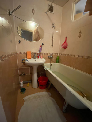 Продам трехкомнатную (3-комн.) квартиру, Ленина ул, 38, Армавир г