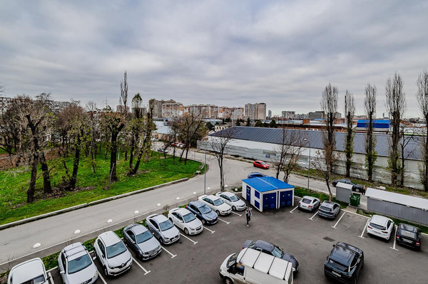 Продам трехкомнатную (3-комн.) квартиру, им. Вишняковой ул, 1/23к1, Краснодар г