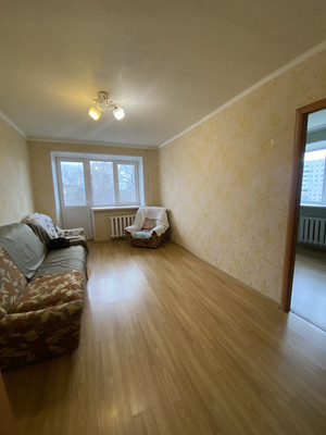 Продам двухкомнатную (2-комн.) квартиру, Комсомольская ул, 37, Октябрьский г