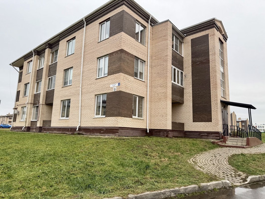 Продам трехкомнатную (3-комн.) квартиру, Десятинная ул, 11, Зверево д