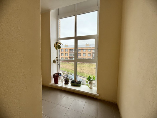 Продам трехкомнатную (3-комн.) квартиру, Десятинная ул, 11, Зверево д