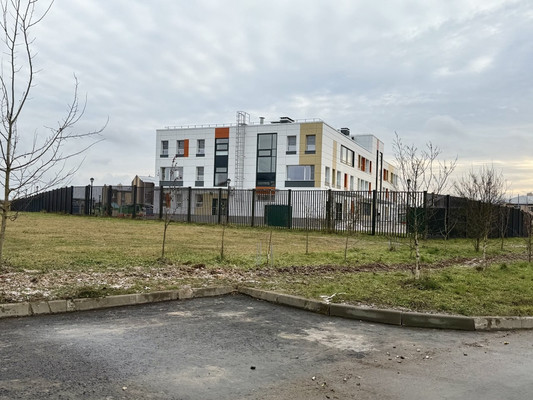 Продам трехкомнатную (3-комн.) квартиру, Десятинная ул, 11, Зверево д