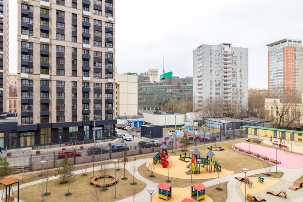 Продам трехкомнатную (3-комн.) квартиру, Староалексеевская ул, 5А, Москва г