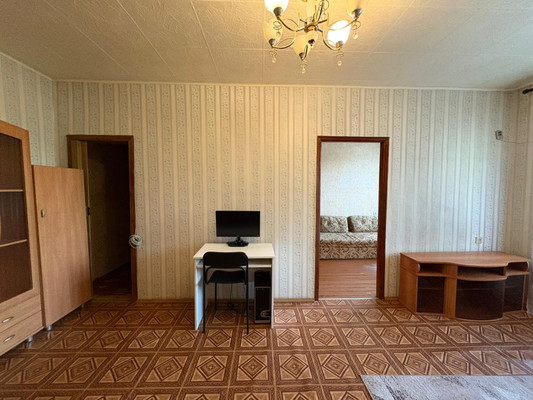 Продам двухкомнатную (2-комн.) квартиру, Ленина ул, 18, Дзержинский г