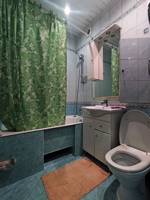 Продам двухкомнатную (2-комн.) квартиру, Ленина ул, 18, Дзержинский г