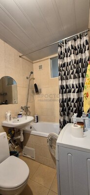 Продам двухкомнатную (2-комн.) квартиру, Рогова ул, 13, Москва г