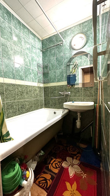 Продам трехкомнатную (3-комн.) квартиру, Стачек пр-кт, 103к1, Санкт-Петербург г