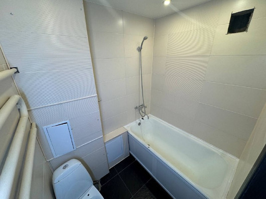 Продам двухкомнатную (2-комн.) квартиру, Комсомольская ул, 38, Комсомольск-на-Амуре г