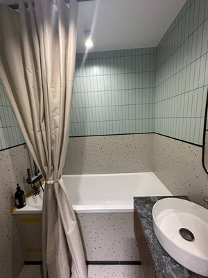 Продам двухкомнатную (2-комн.) квартиру, Тренева ул, 8, Ялта г