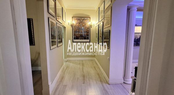 Продам трехкомнатную (3-комн.) квартиру, Рентгена ул, 6, Санкт-Петербург г