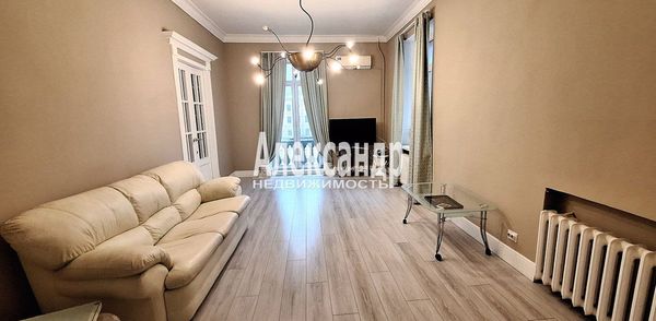 Продам трехкомнатную (3-комн.) квартиру, Рентгена ул, 6, Санкт-Петербург г