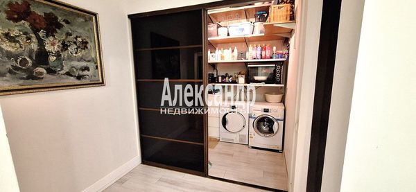 Продам трехкомнатную (3-комн.) квартиру, Рентгена ул, 6, Санкт-Петербург г