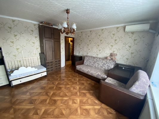 Продам однокомнатную (1-комн.) квартиру, 8, Автополигон п