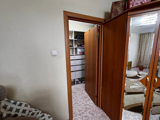 Продам однокомнатную (1-комн.) квартиру, Белоусова б-р, 40, Ишим г