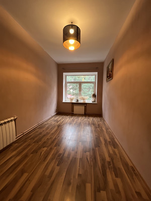 Продам трехкомнатную (3-комн.) квартиру, Республиканская ул, 86А, Малаховка рп