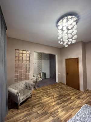 Продам трехкомнатную (3-комн.) квартиру, Республиканская ул, 86А, Малаховка рп