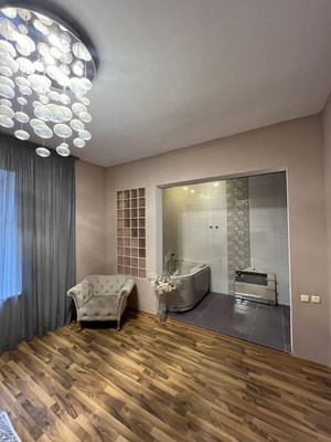 Продам трехкомнатную (3-комн.) квартиру, Республиканская ул, 86А, Малаховка рп