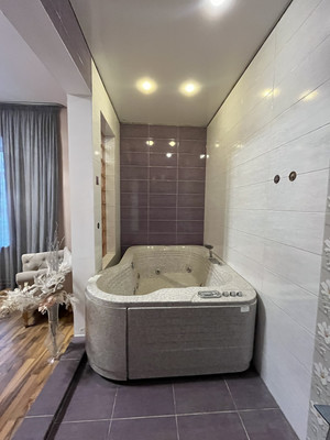 Продам трехкомнатную (3-комн.) квартиру, Республиканская ул, 86А, Малаховка рп