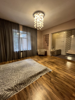 Продам трехкомнатную (3-комн.) квартиру, Республиканская ул, 86А, Малаховка рп