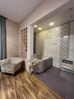 Продам трехкомнатную (3-комн.) квартиру, Республиканская ул, 86А, Малаховка рп