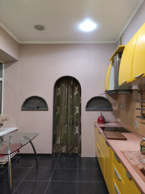 Продам трехкомнатную (3-комн.) квартиру, Республиканская ул, 86А, Малаховка рп