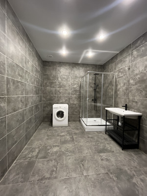 Продам трехкомнатную (3-комн.) квартиру, Республиканская ул, 86А, Малаховка рп