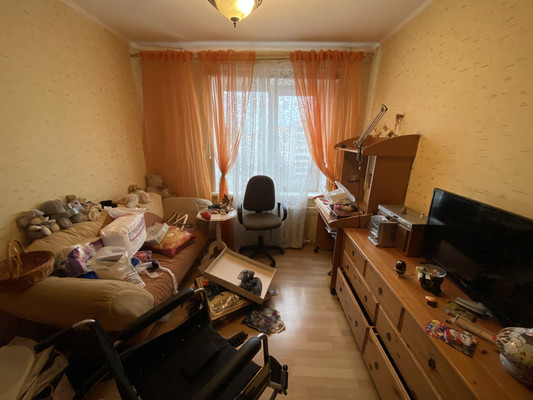 Продам трехкомнатную (3-комн.) квартиру, Маршала Жукова ул, 14, Сырьево д