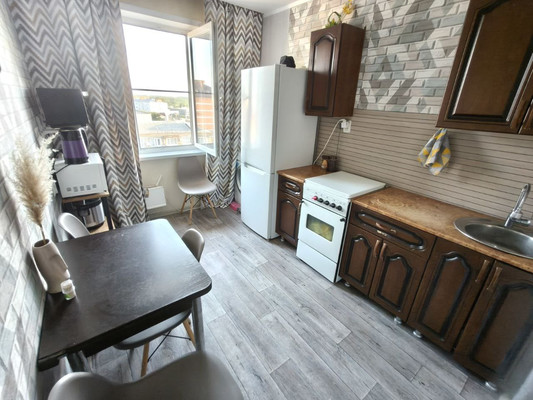 Продам двухкомнатную (2-комн.) квартиру, 1 мкр, 31, Кропоткин г