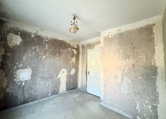 Продам трехкомнатную (3-комн.) квартиру, 60 лет Октября ул, 13, Симферополь г