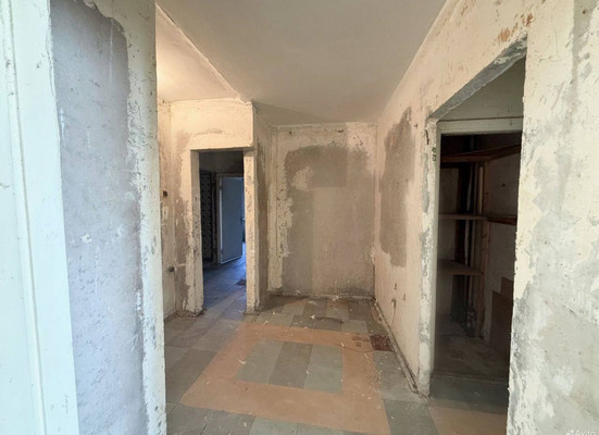 Продам трехкомнатную (3-комн.) квартиру, 60 лет Октября ул, 13, Симферополь г