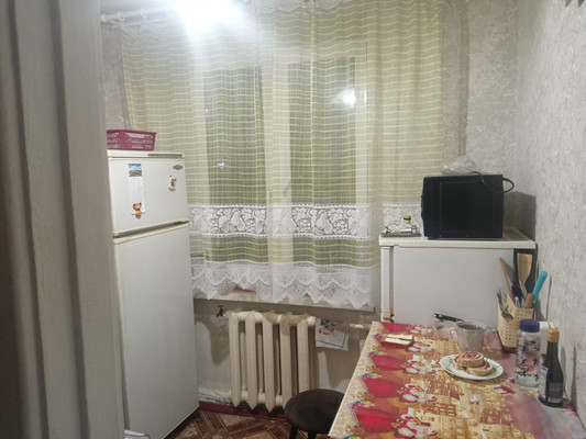 Продам двухкомнатную (2-комн.) квартиру, 7 Армии ул, 10а, Гатчина г