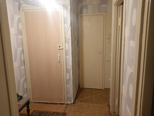 Продам двухкомнатную (2-комн.) квартиру, 7 Армии ул, 10а, Гатчина г