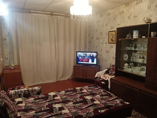 Продам двухкомнатную (2-комн.) квартиру, 7 Армии ул, 10а, Гатчина г