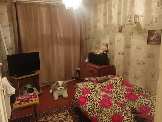 Продам двухкомнатную (2-комн.) квартиру, 7 Армии ул, 10а, Гатчина г