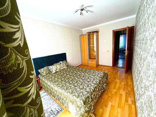 Продам двухкомнатную (2-комн.) квартиру, Маршала Борзова ул, 104, Калининград г