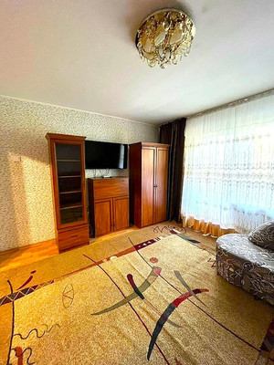 Продам двухкомнатную (2-комн.) квартиру, Маршала Борзова ул, 104, Калининград г