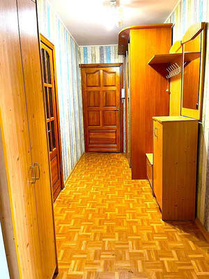 Продам двухкомнатную (2-комн.) квартиру, Маршала Борзова ул, 104, Калининград г