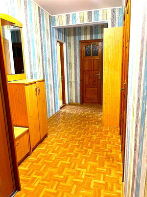 Продам двухкомнатную (2-комн.) квартиру, Маршала Борзова ул, 104, Калининград г